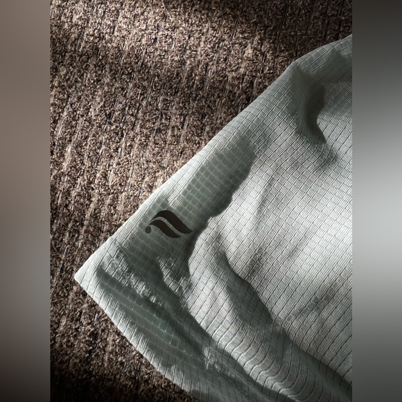 Fabletics workout top - Picture 4 of 7